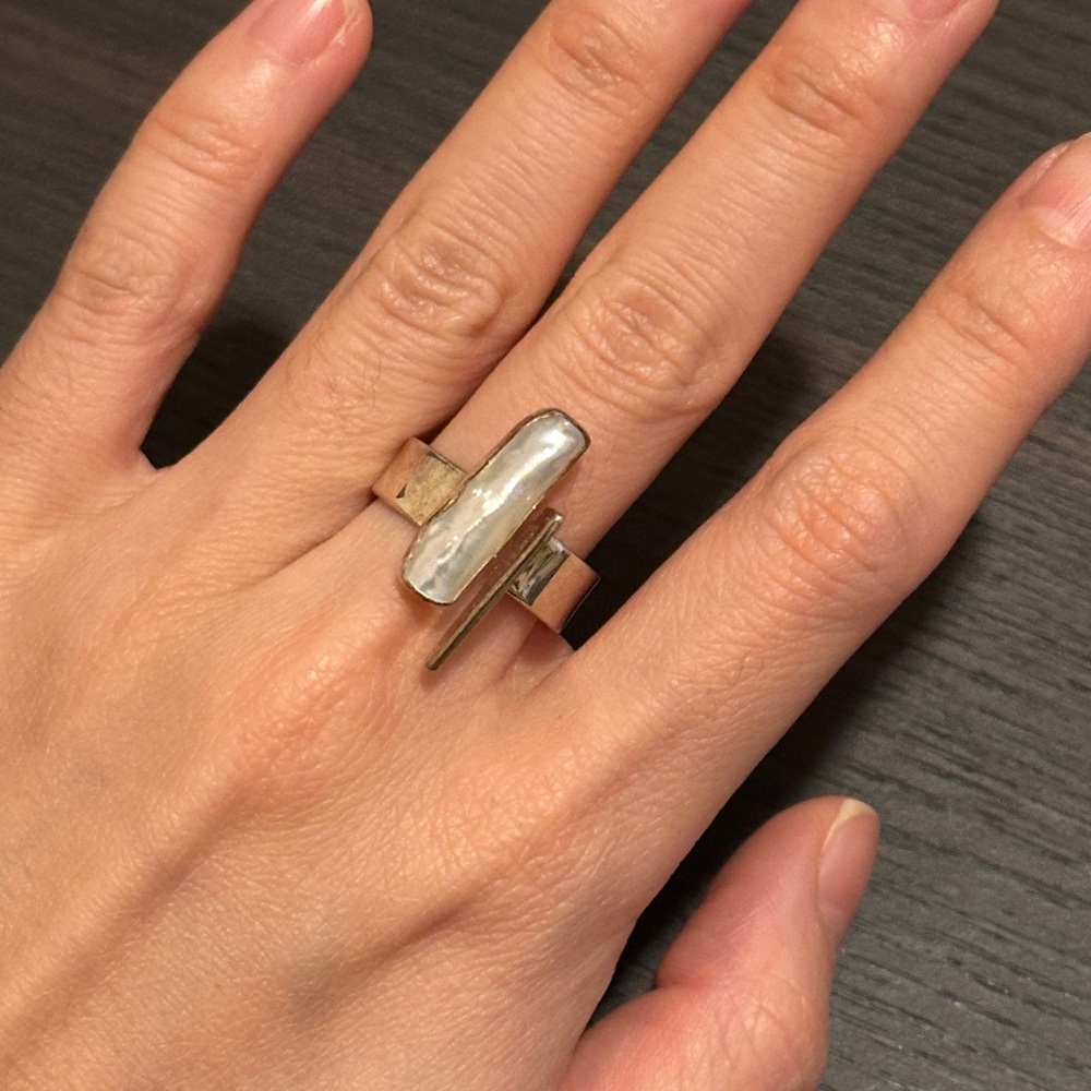 Sterling Silver Ring with Elongated White Pearl - Picture 3 of 7